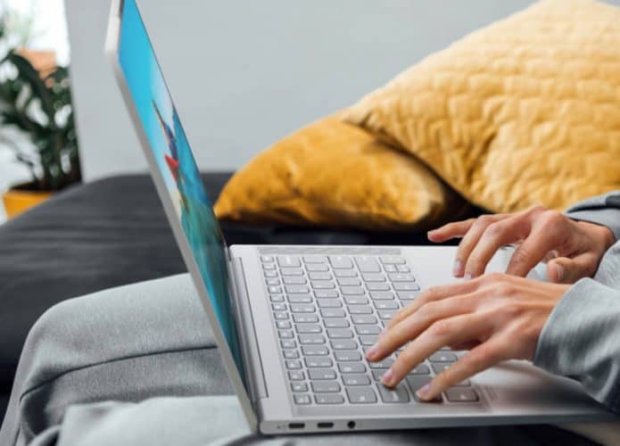 Lenovo notebook Yoga Slim 7 Carbon leve.