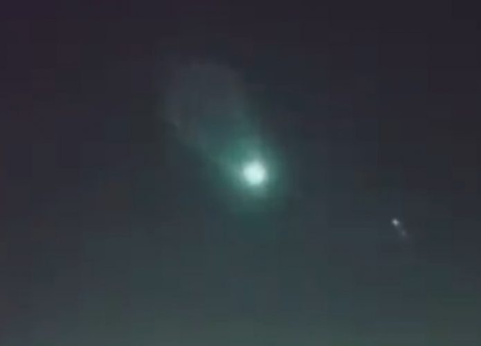 Imagem de câmera registra passagem de meteoro pelo Espírito Santo, em setembro de 2021
