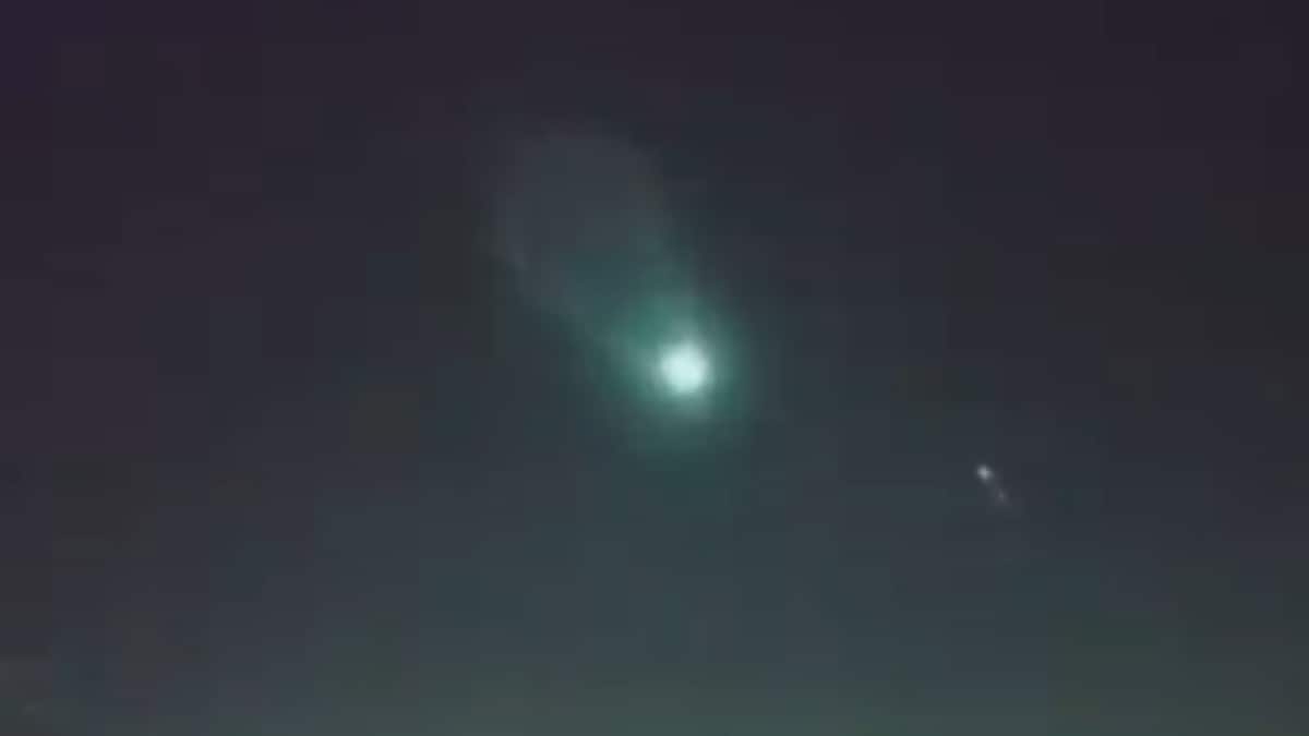 Imagem de câmera registra passagem de meteoro pelo Espírito Santo, em setembro de 2021