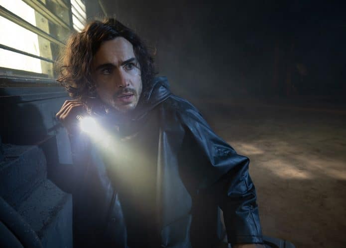 Ben Schnetzer como Yorick Brown