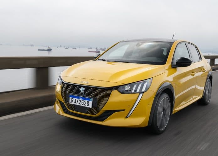 Peugeot e-208 GT