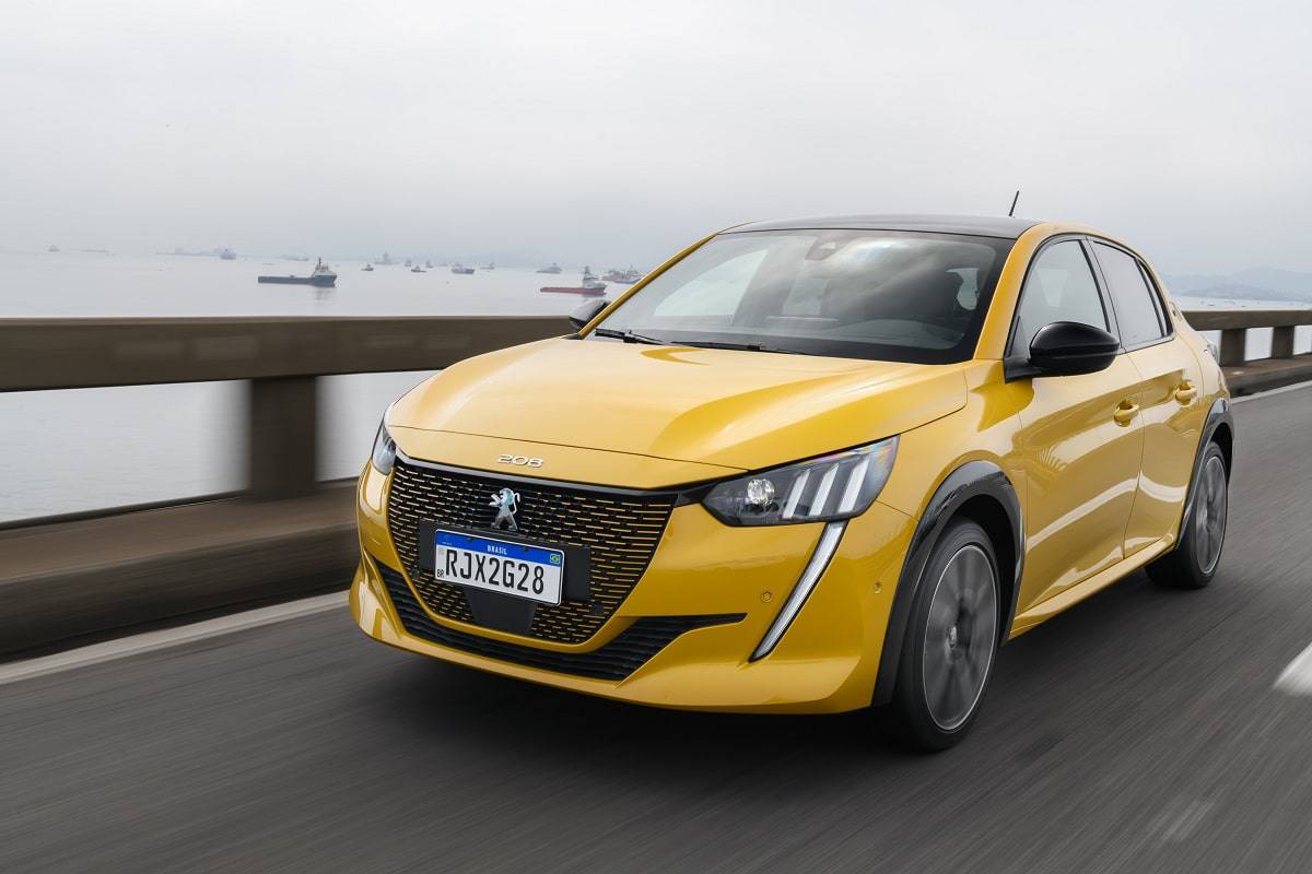 Peugeot e-208 GT