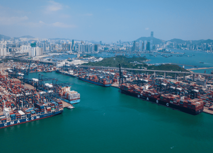 Zona portuária de Hong Kong mostrada em foto aérea