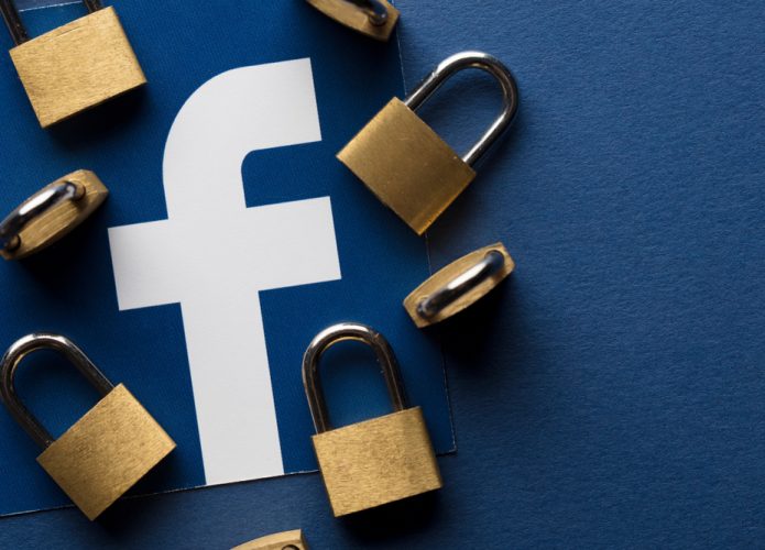 Imagem ilustra conceito de segurança no Facebook. Um conjunto de cadeados aparece com o logotipo do Facebook