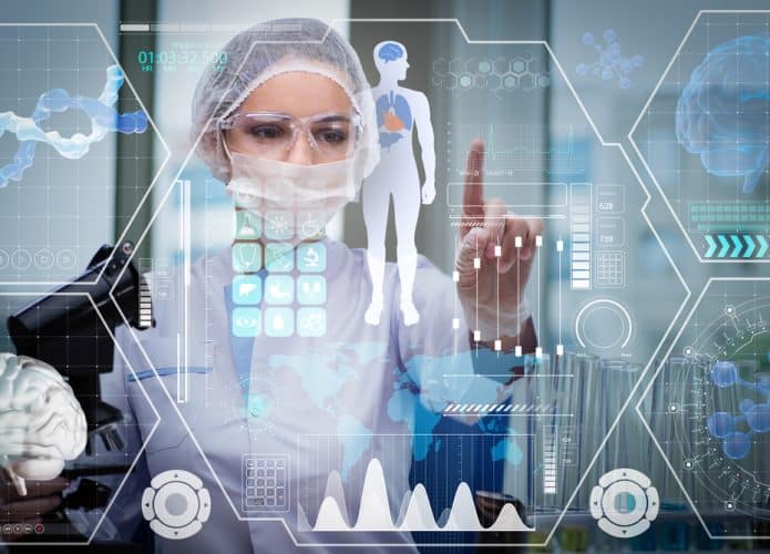 Médico em conceito futurista usando inteligência artificial