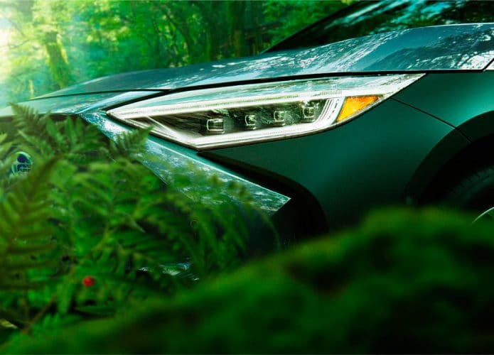 detalhe do farol do Subaru Solterra