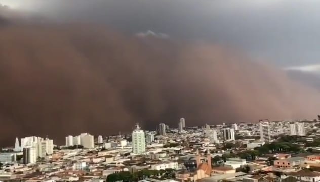 tempestade-de-areia-1