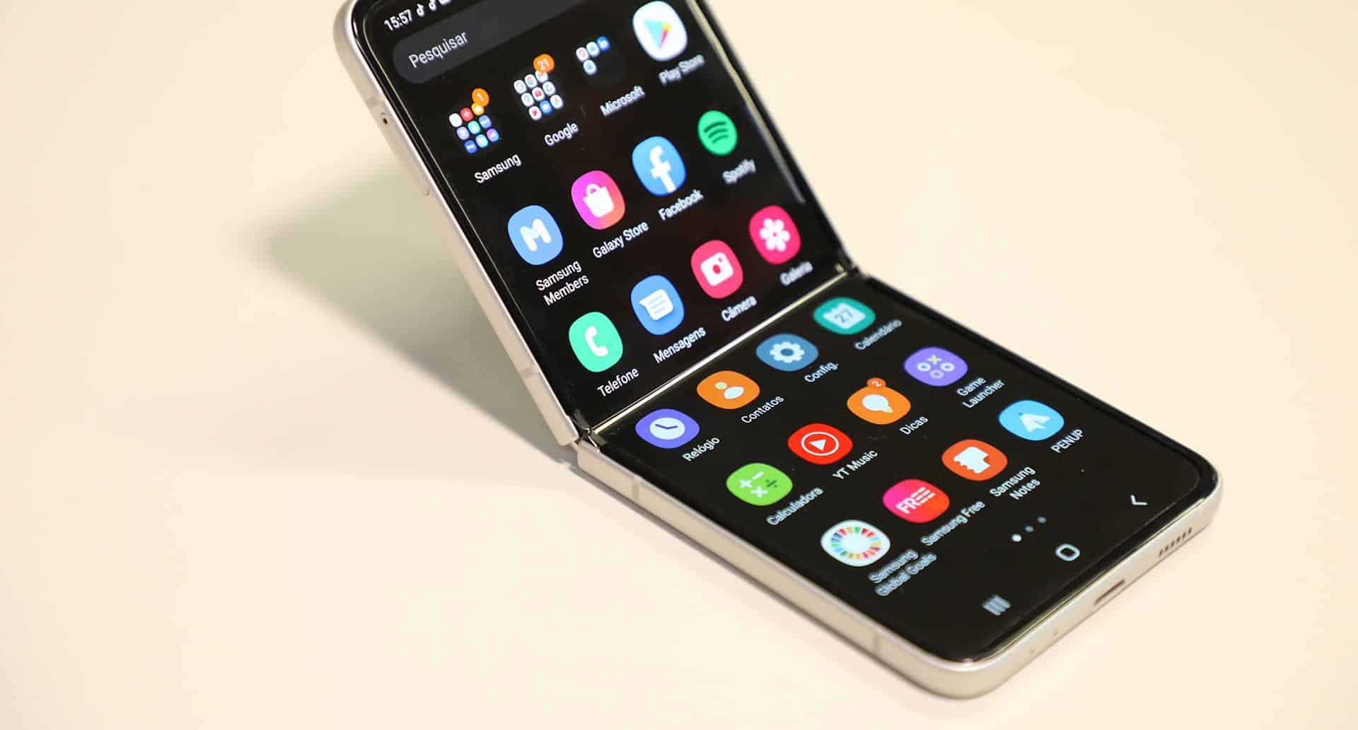 Galaxy Z Flip 3 aberto
