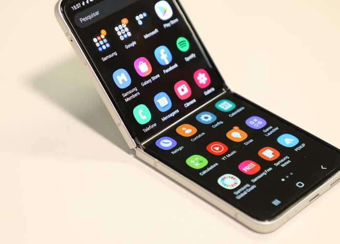 Galaxy Z Flip 3 aberto