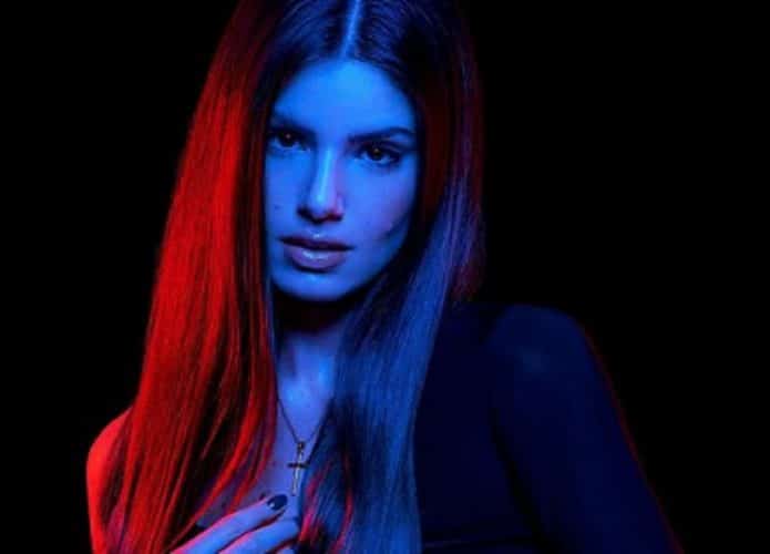 Camila Queiroz em verdades Secretas 2
