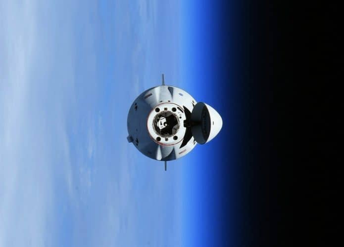 Cargo-Dragon-2-C208-CRS-23-695x500