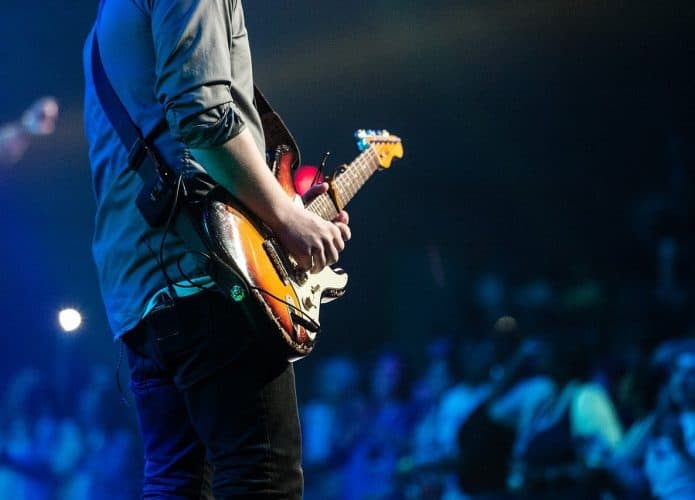 Google adiciona afinador de guitarra na busca