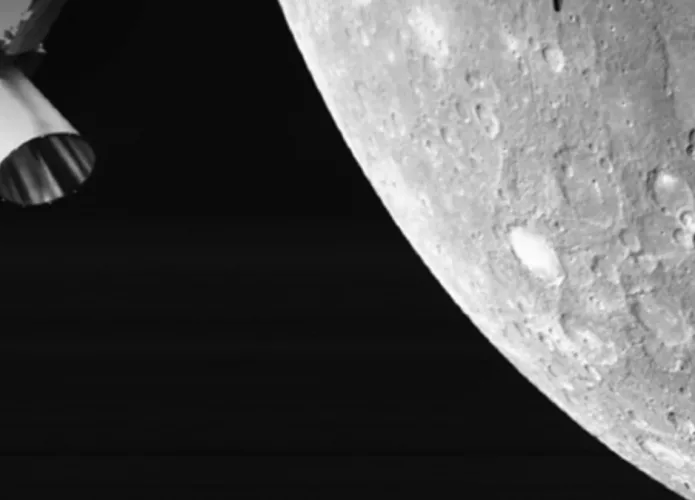 Imagem da sonda BepiColombo, mostrando Mercúrio e suas crateras