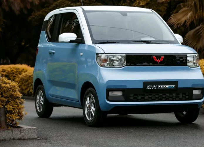 Carro elétrico chinês Mini EV