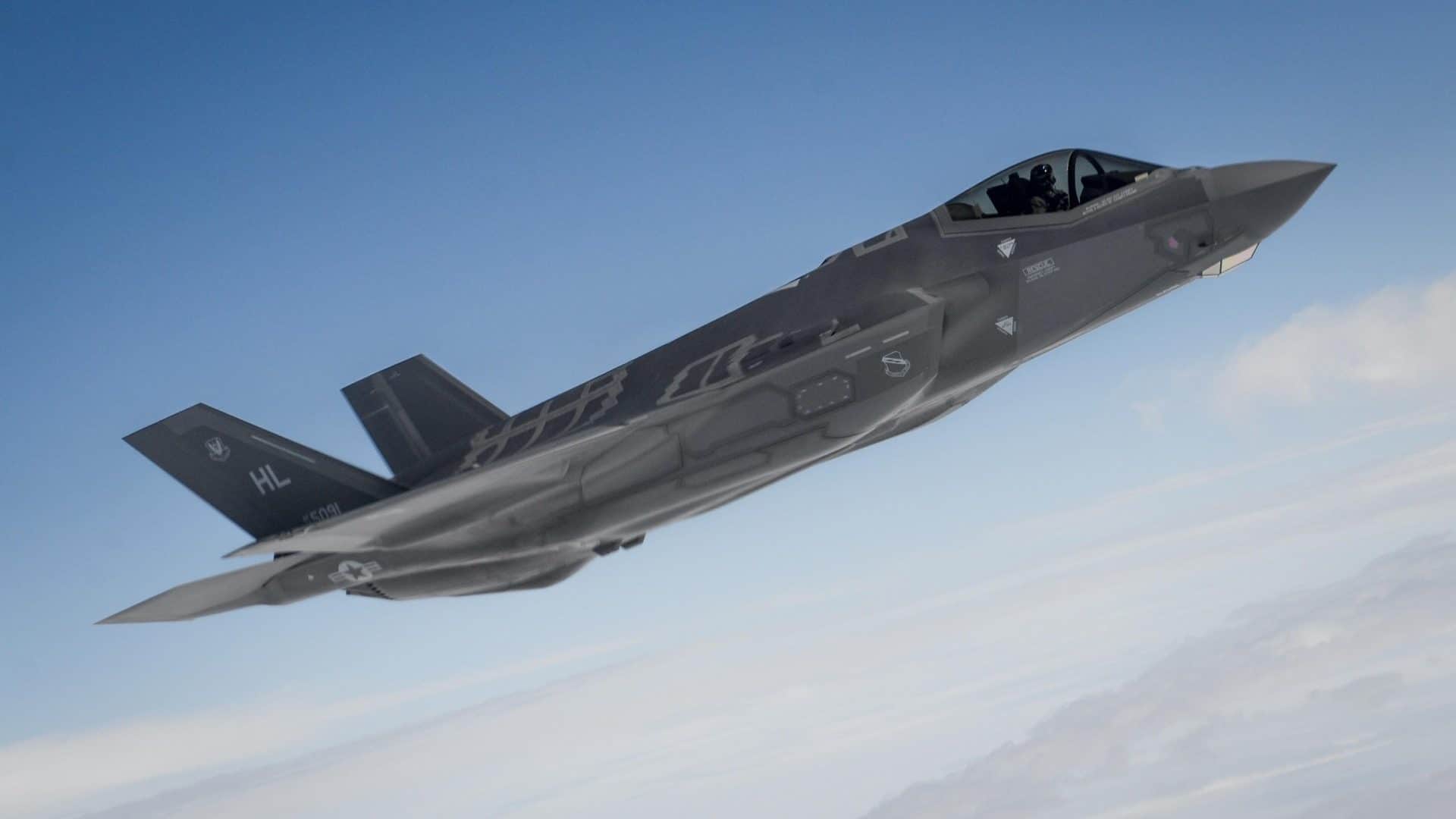 Uma aeronave F-35A Lightning II