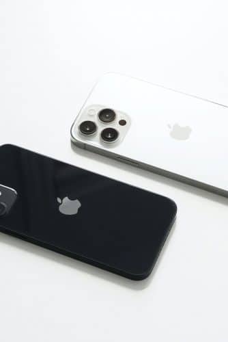 LG pode produzir tecnologia de câmera sob tela do novo iPhone. Imagem: Jeremy Bezanger/Unsplash