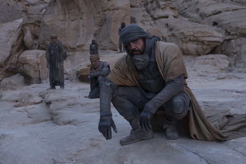 Stilgar (Javier Bardem) lidera os Fremen de Arrakis. Imagem: Chiabella James/Warner Bros
