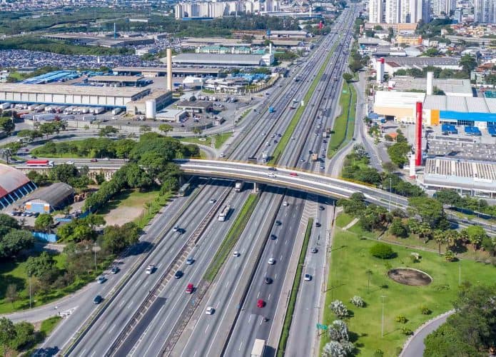 Rodovia Presidente Dutra, que passará por licitação na Bolsa de Valores