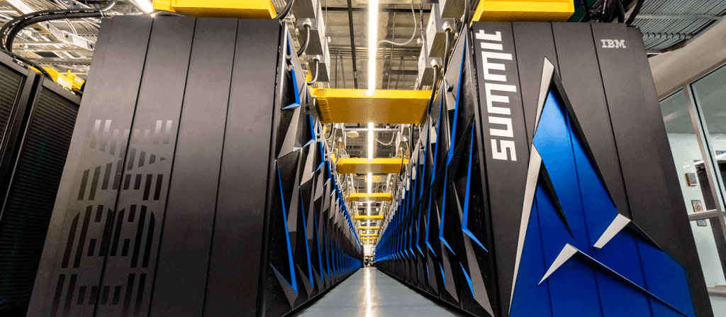 Imagem mostra parte do Summit, o supercomputador da IBM