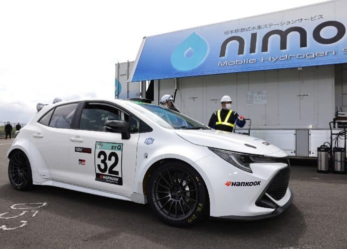 Toyota Yaris utilizado para testes de motor a hidrogênio