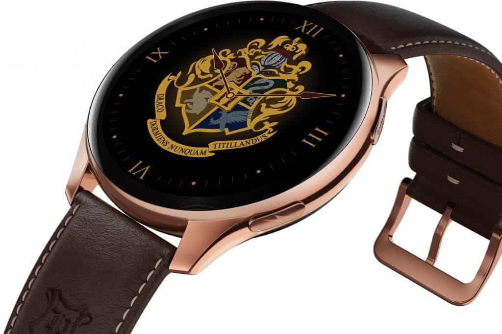 OnePlus Watch Harry Potter terá pulseira de couro com detalhes das casas de Hogwarts. Imagem: OnePlus/Divulgação