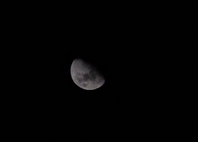 Edge20Pro_Lua_30x-695x500