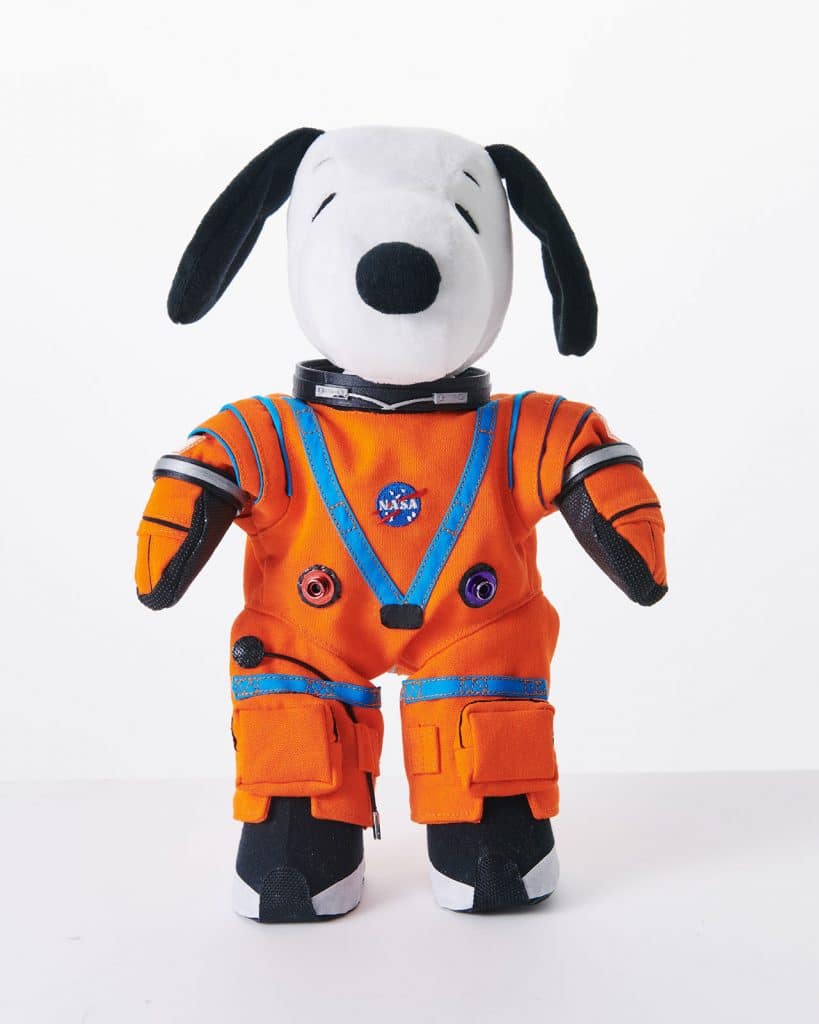 Snoopy com traje da missão Artemis