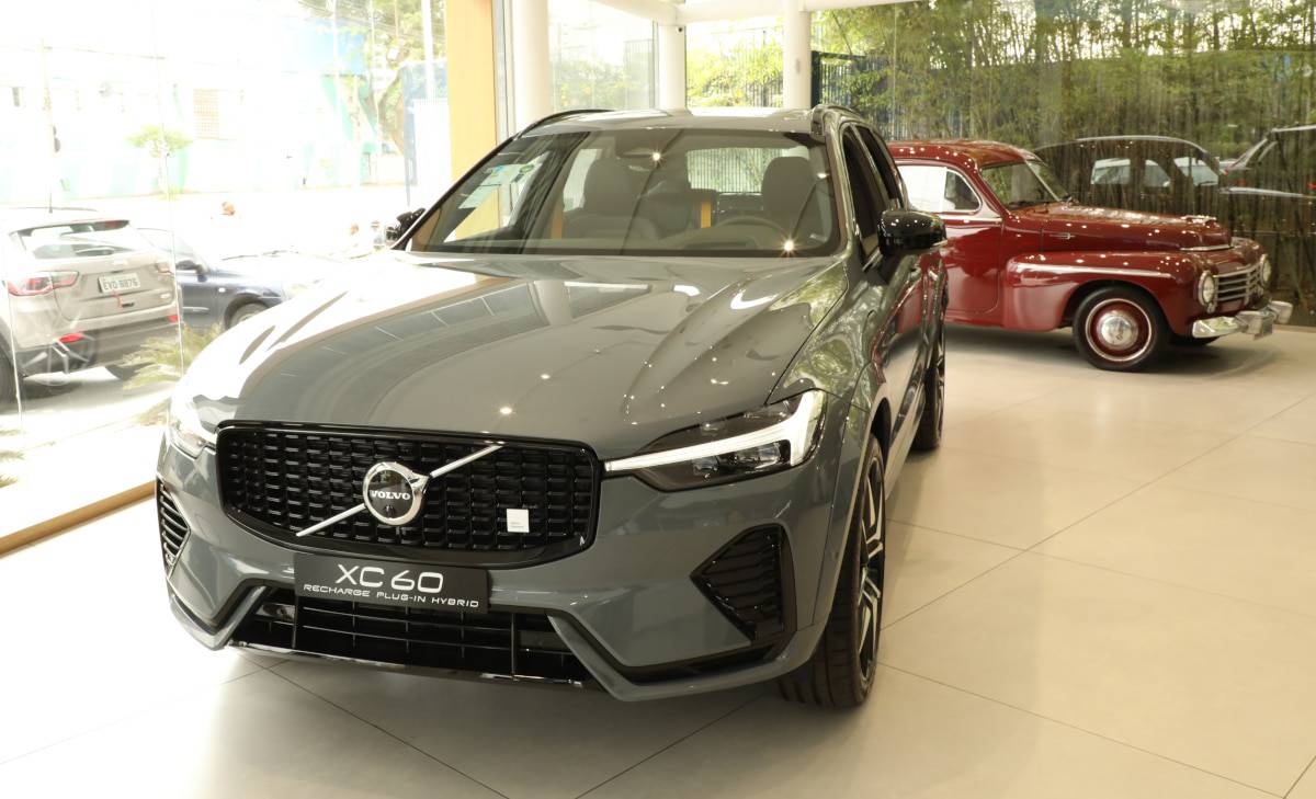 Volvo lança geração 2022 do híbrido plug-in XC60 Recharge