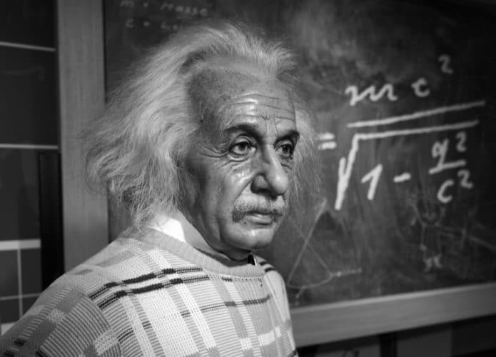 albert-einstein-695x500