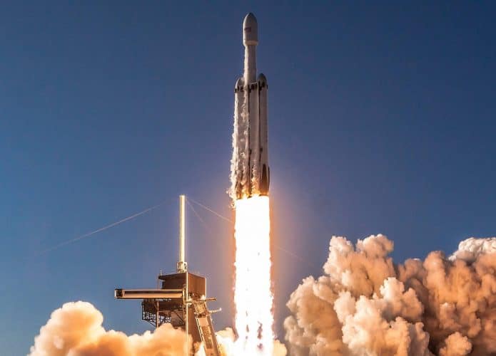 falcon-heavy-capa-695x500