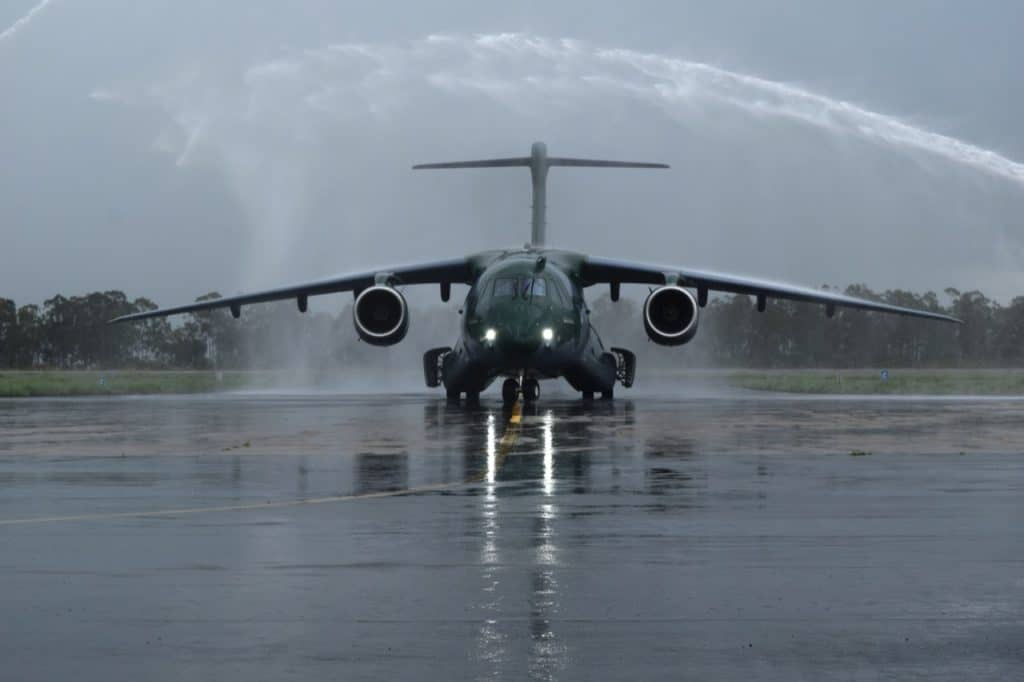 Avião cargueiro militar KC-390 Millennium