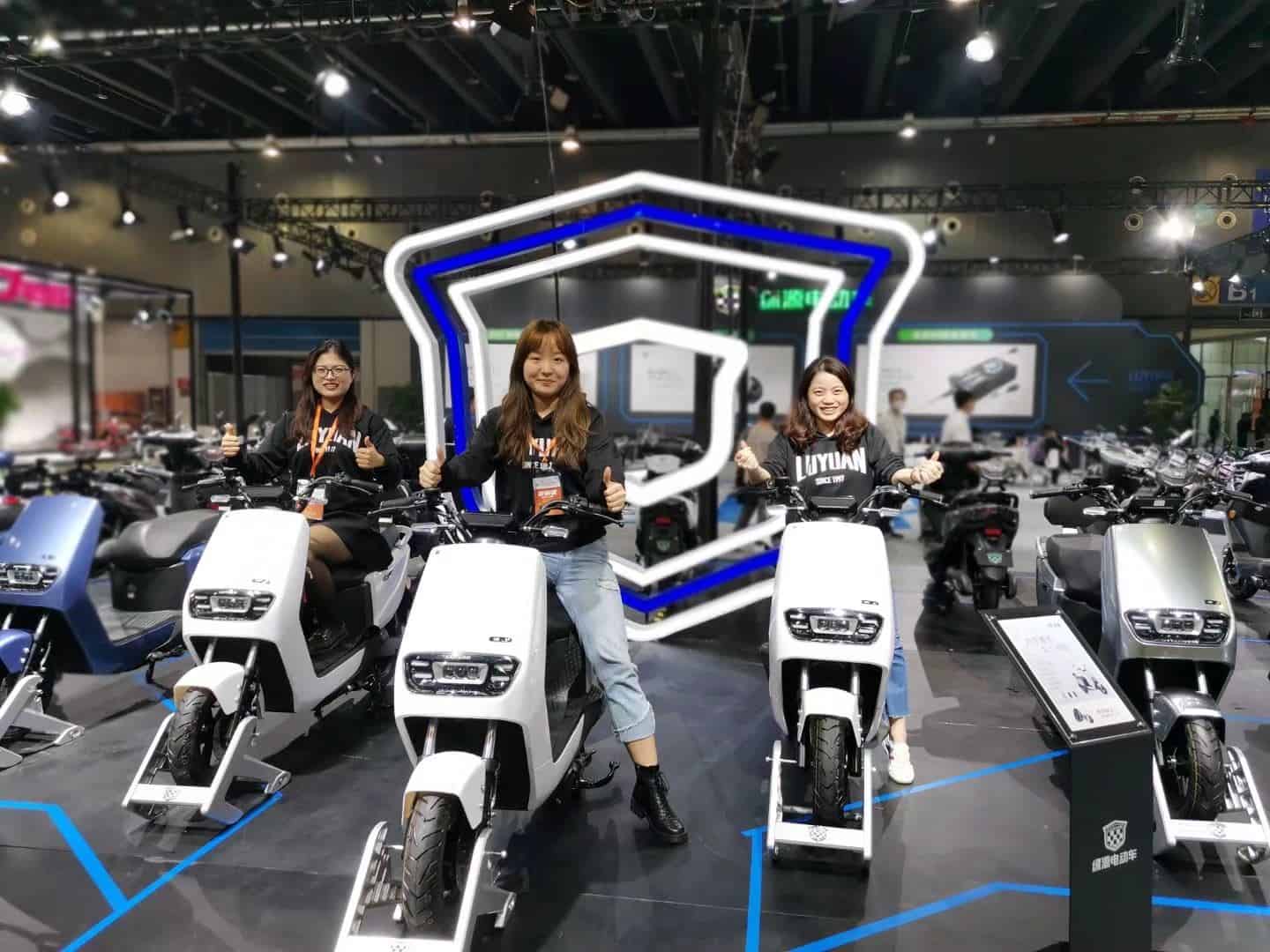 Fábrica inteligente na China produz uma motocicleta elétrica a cada 30 segundos