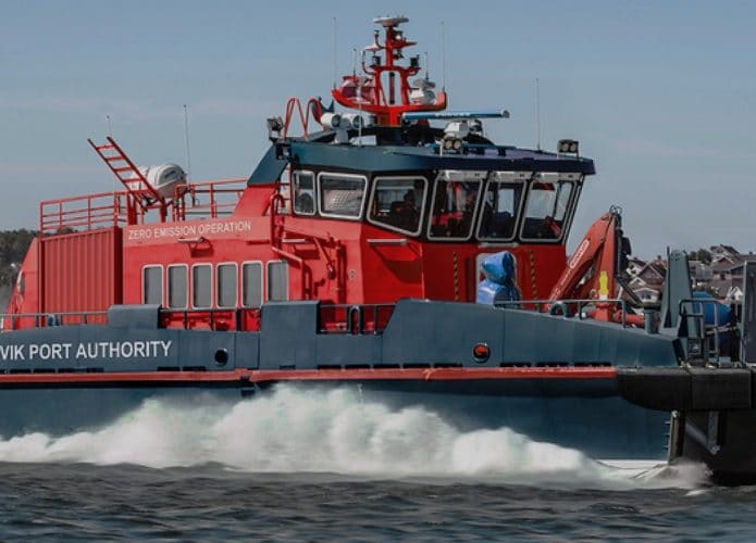 barco movido a hidrogêncio no porto de Narvik