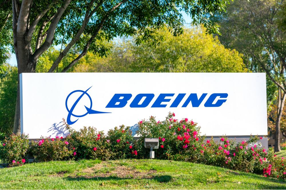 Imagem de um banner da Boeing, que vai oferecer internet via satélite para o consumidor