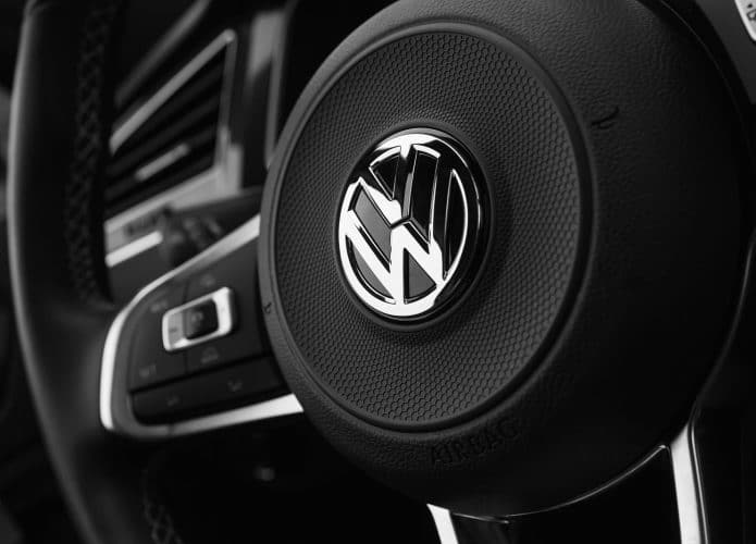 Volante de um carro da Volkswagen
