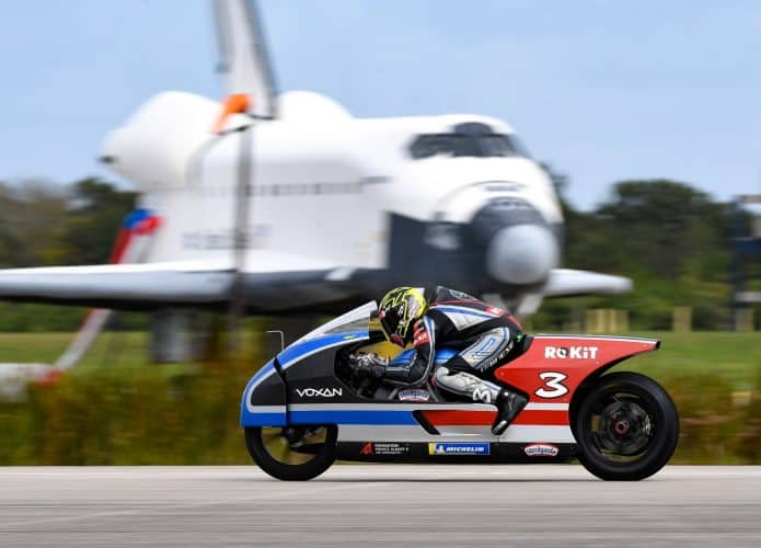 moto elétrica mais rápida do mundo bateu seu próprio recorde
