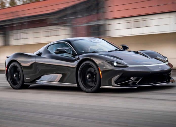Supercarro Pininfarina Battista em testes