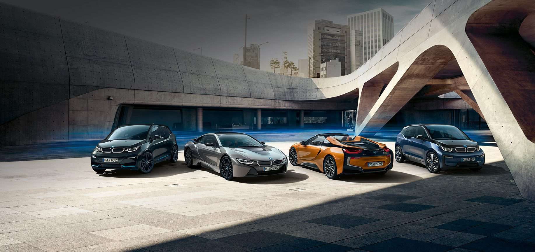 Veículos da BMW ao lado uns dos outros