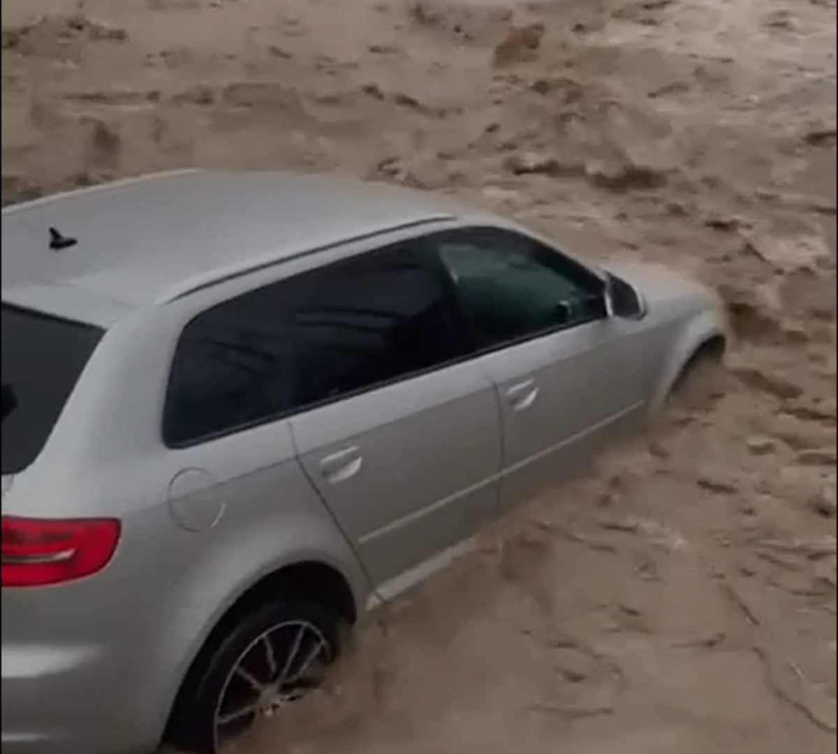 Audi A3 Sportback cruzando o rio