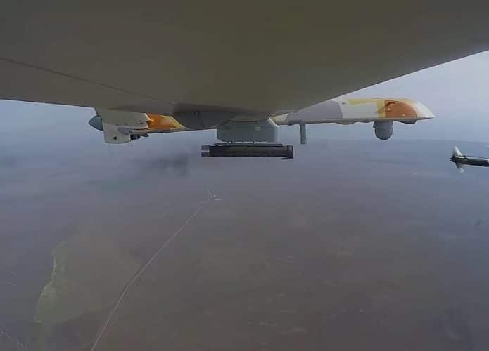 Drone russo disparando míssil