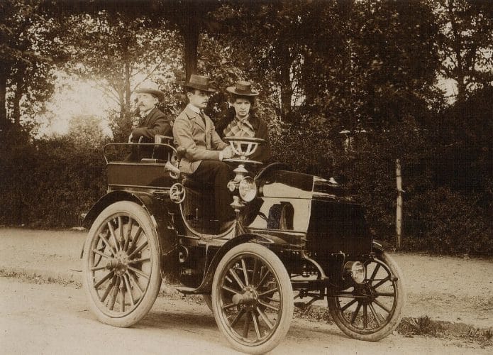 Carro elétrico produzido em 1900 por René Legros e Albert Meynier