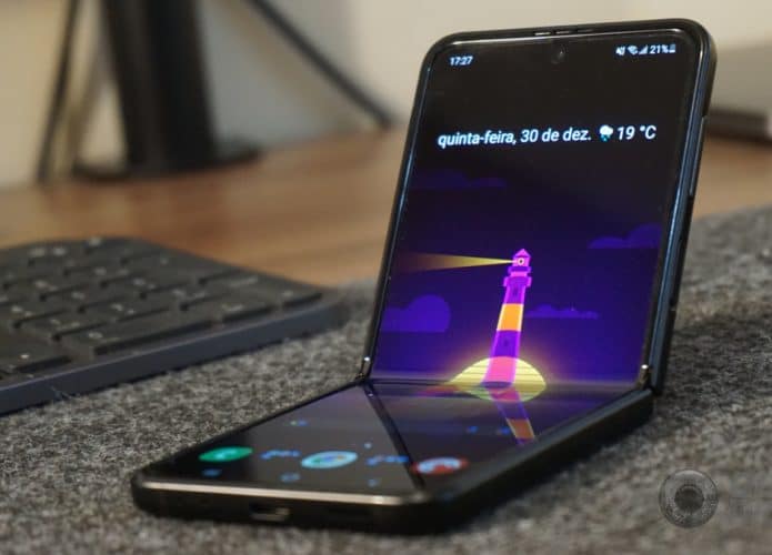 Galaxy Z Flip 3 (Imagem: André Fogaça/Olhar Digital)