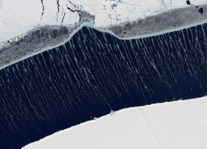 gelo-ultrafino-antartica-Landsat-8-695x500