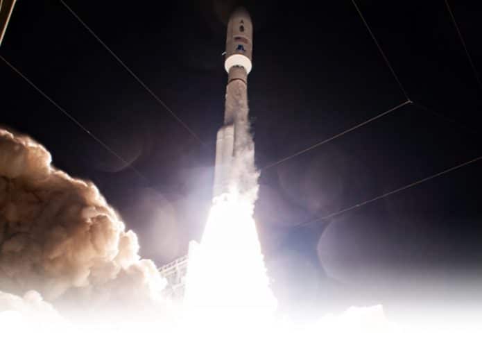 lancamento-07-12-Atlas-V-695x500
