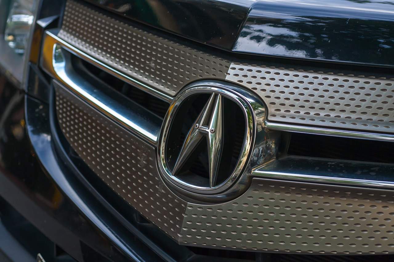 Detalhe da logomarca da Acura