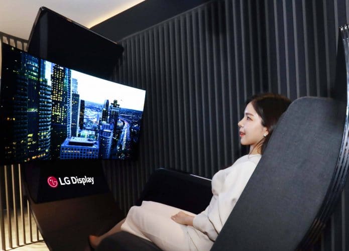 “Media Chair”, poltrona reclinável da LG Display para a CES 2022 tem tela OLED flexível com caixas de som integradas