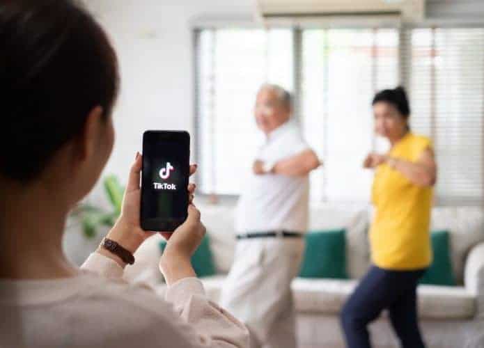 TikTok é a rede social que liderou a lista de apps mais baixados no mundo em 2021