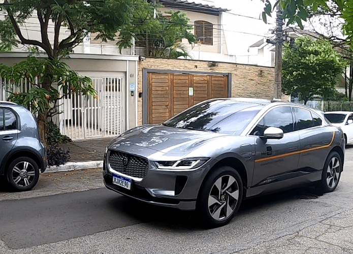 Jaguar I-PACE doo app VEC ITaú