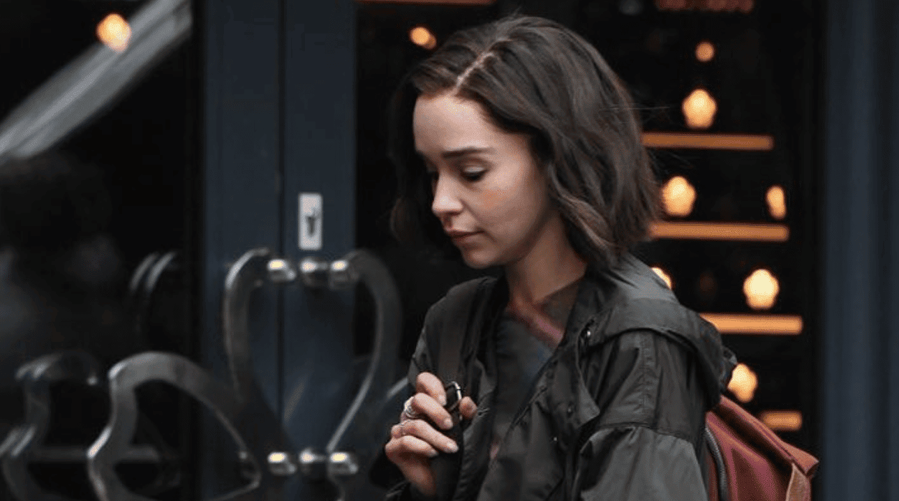 set com Emilia Clarke