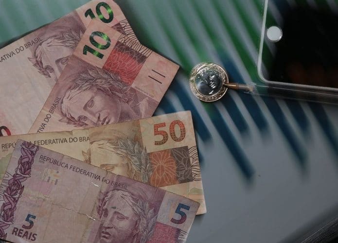 Economia, Moeda Real,Dinheiro, Calculadora